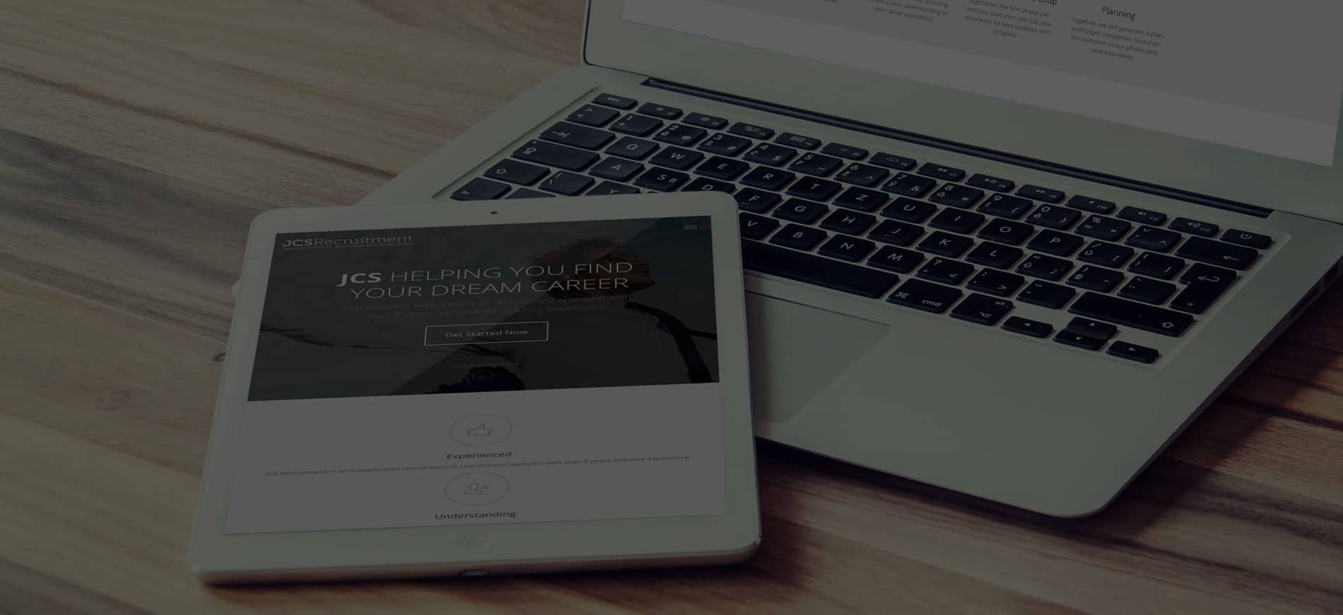 Cover Image for 你们觉得响应式好呢,还是手机和PC端分开来写?